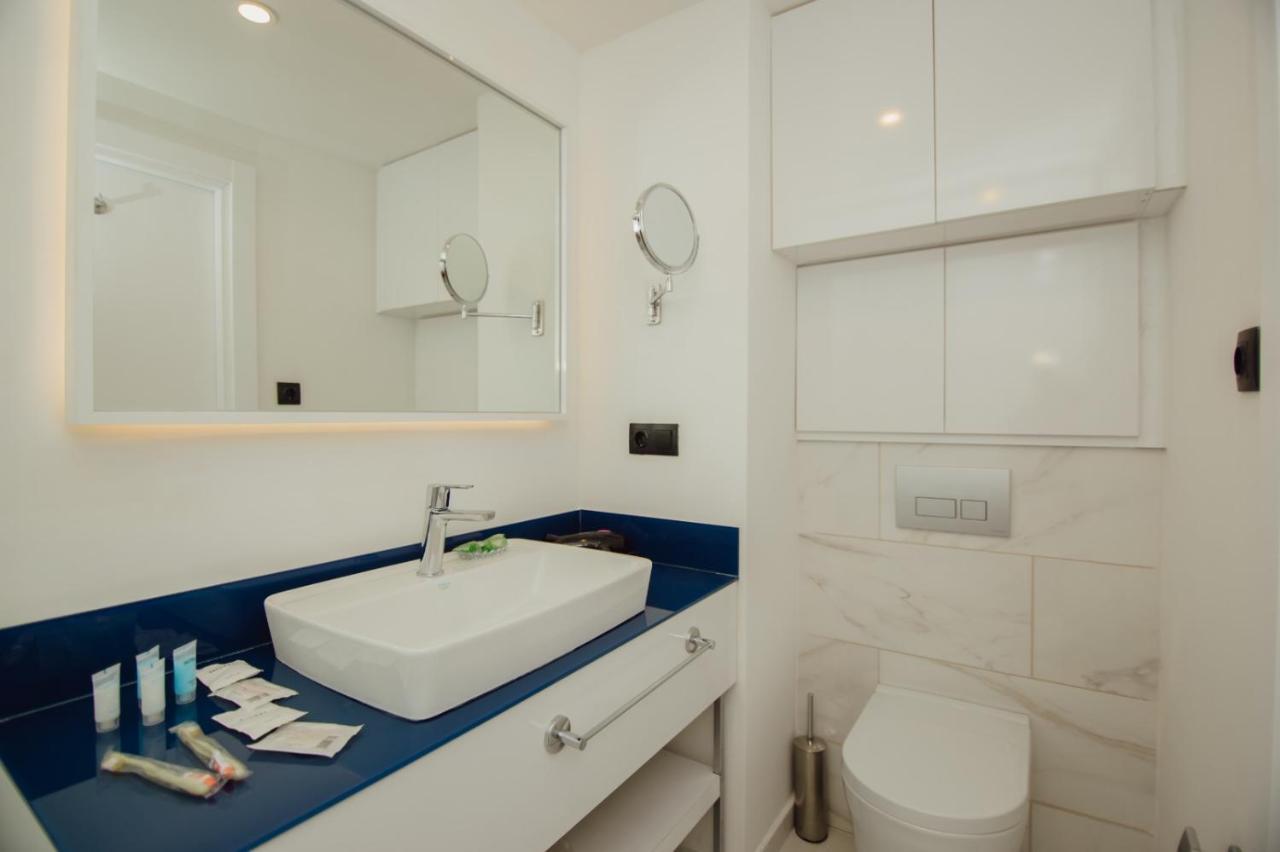 Orbi City Central Aparthotel Batumi Exterior photo